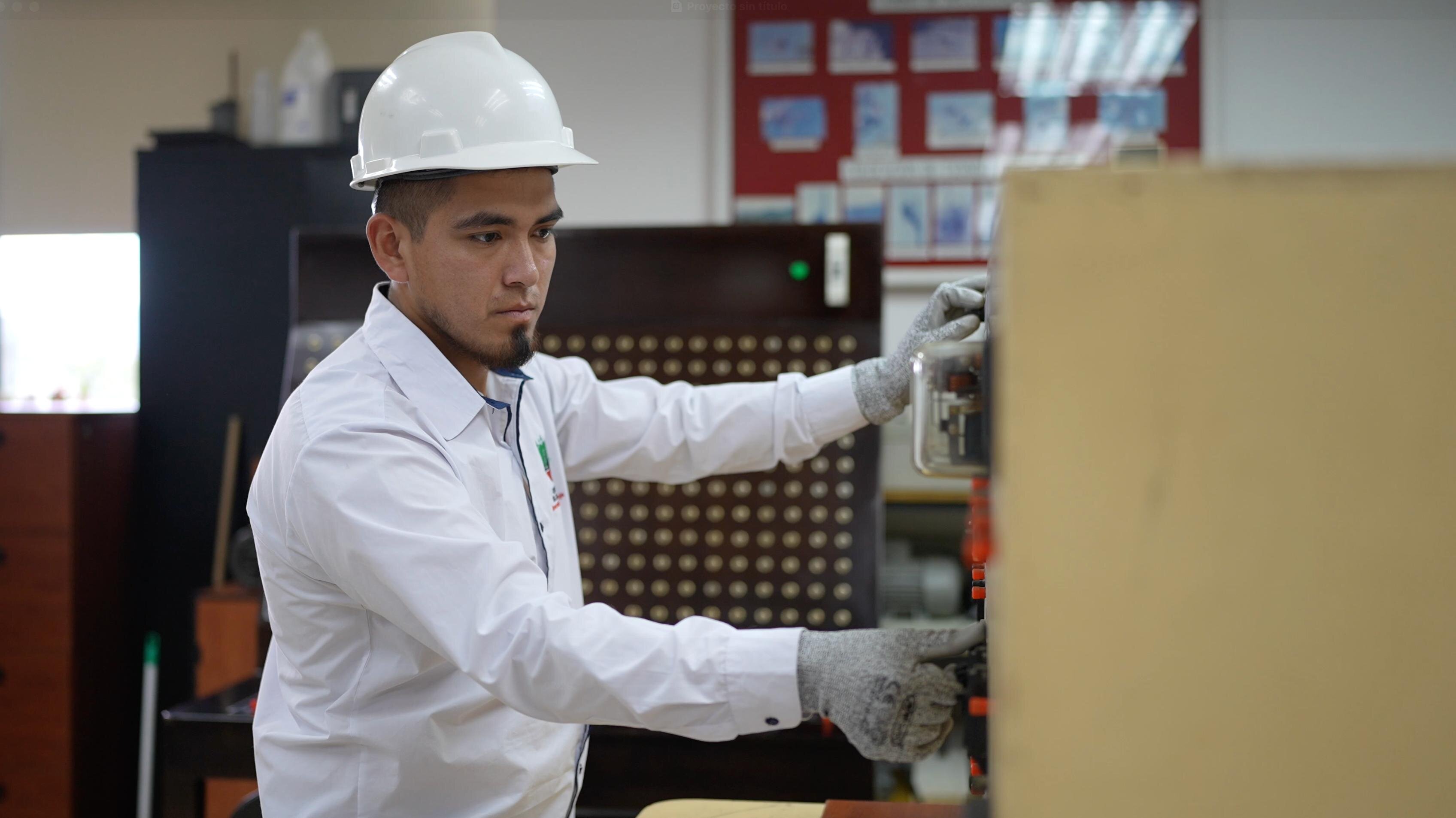 PrimerGraduadoElectricidad 2