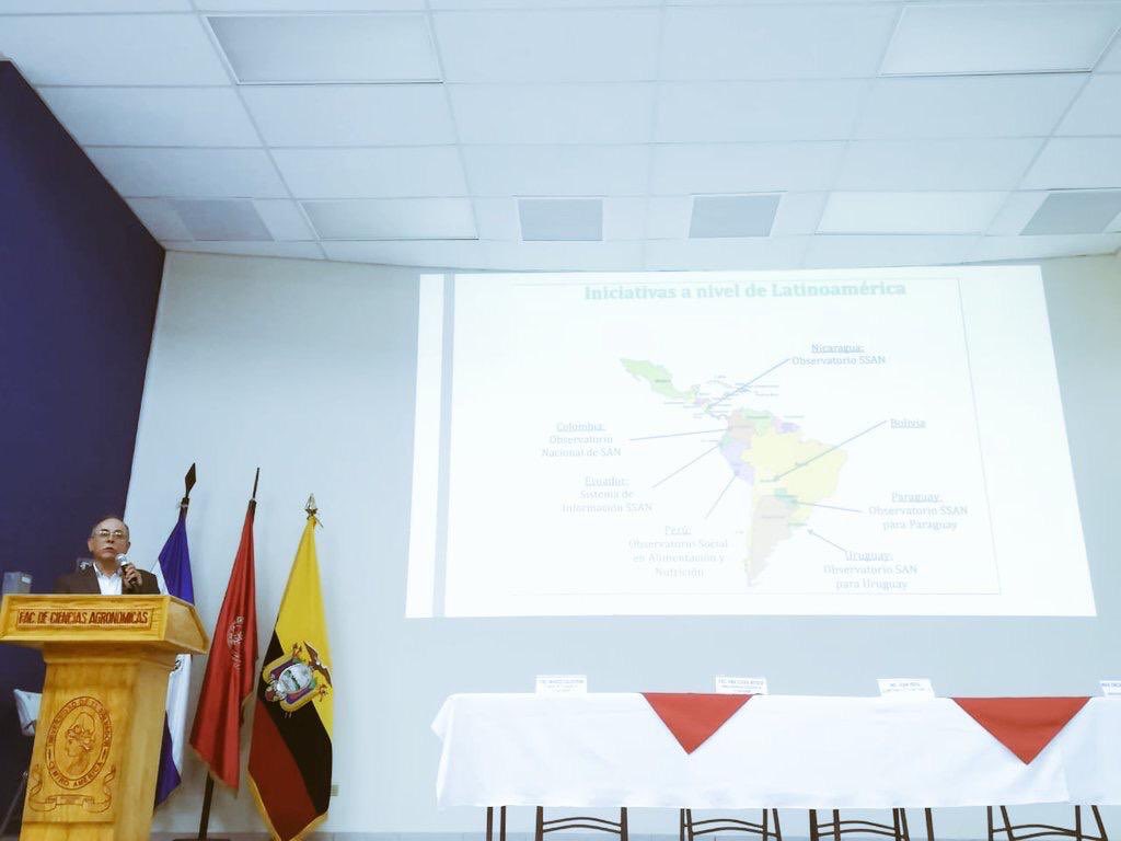 Dr. Max Encalada, director de Investigación expone en la Universidad de EL Salvador, sobre “Perspectiva de la soberanía alimentaria”, con enfoque a alternativas viales para el futuro de los dos países, el evento es organizado por la Cancillería del Ecuador.  En el marco de este conversatorio internacional el director de investigación de la Universidad Nacional de Loja, difunde los resultados generados en 17 investigaciones que se ejecutan en la línea de Sistemas de Producción Agropecuaria para la Soberanía Alimentaria.