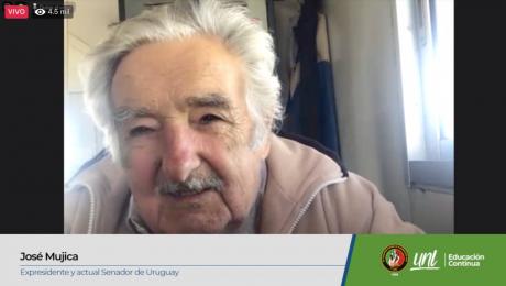 ‘Pepe Mujica’ llega con mensaje de esperanza y reflexión a estudiantes de la UNL y el mundo